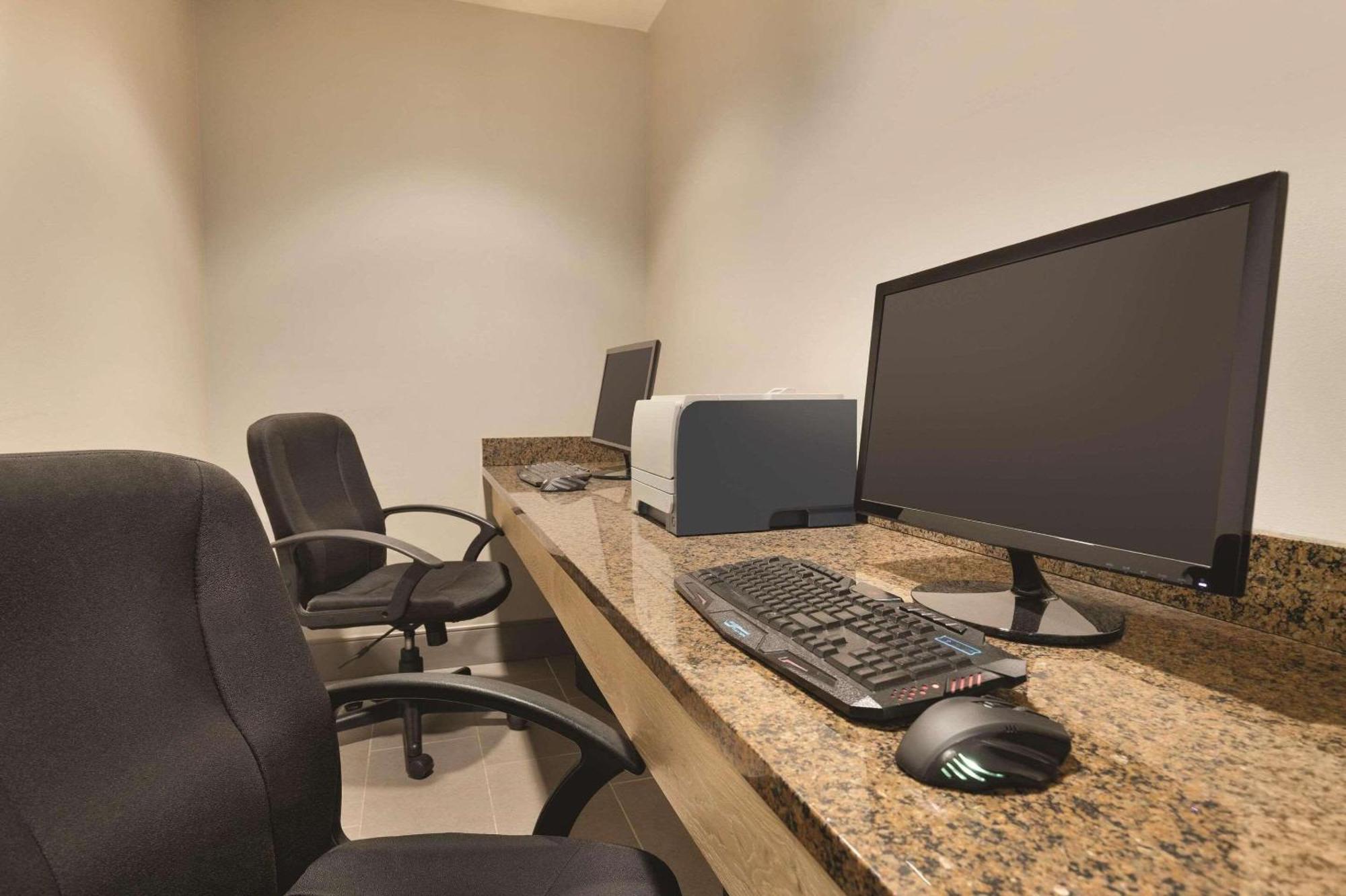 Country Inn & Suites By Radisson, Madison, Al Εξωτερικό φωτογραφία