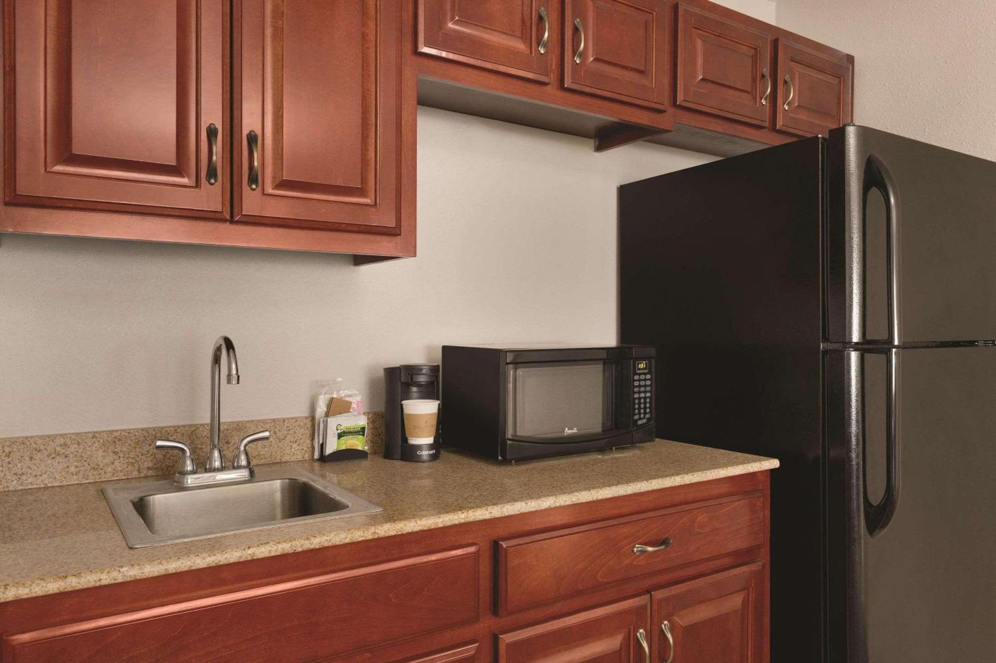 Country Inn & Suites By Radisson, Madison, Al Εξωτερικό φωτογραφία