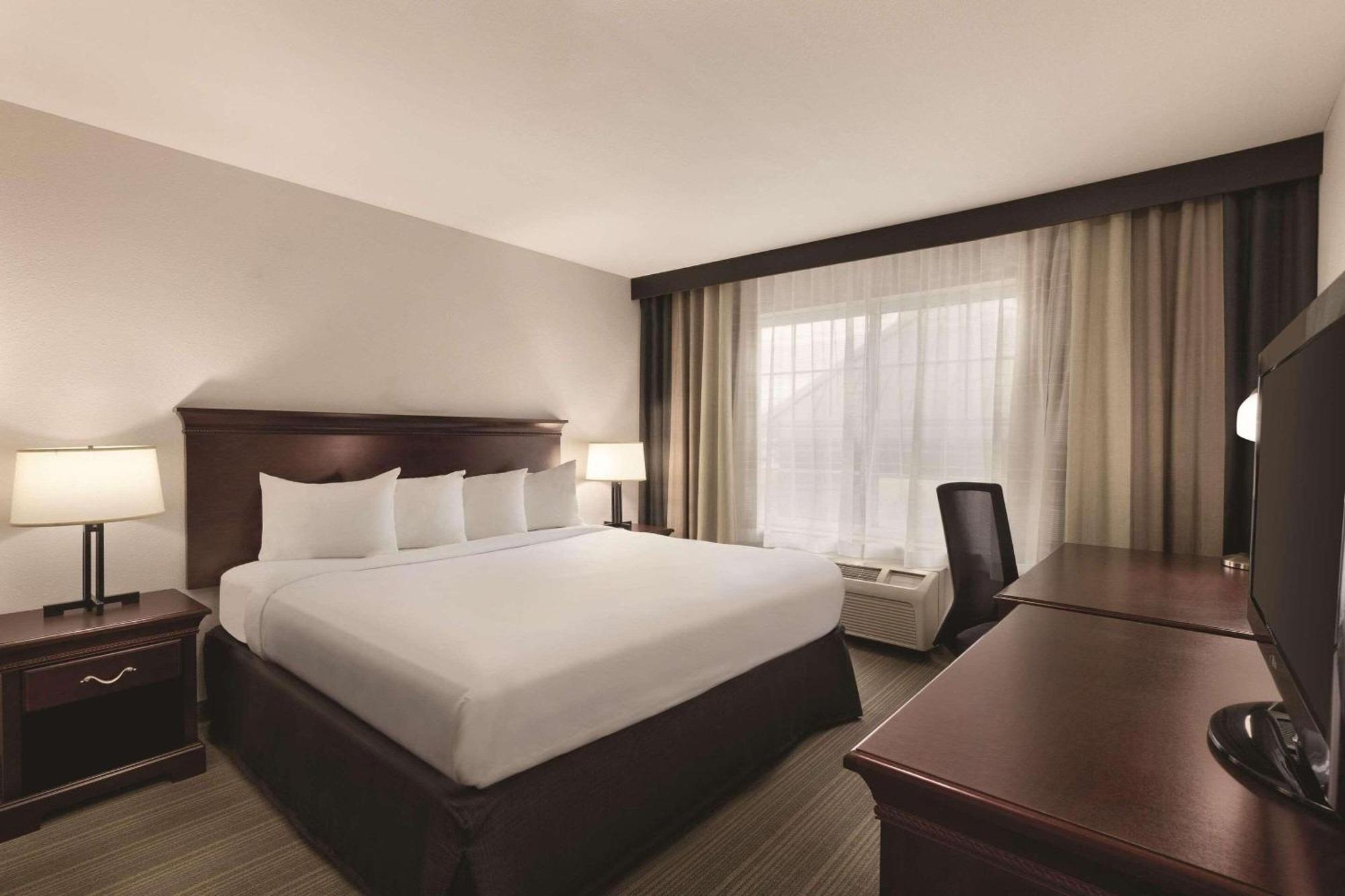 Country Inn & Suites By Radisson, Madison, Al Εξωτερικό φωτογραφία