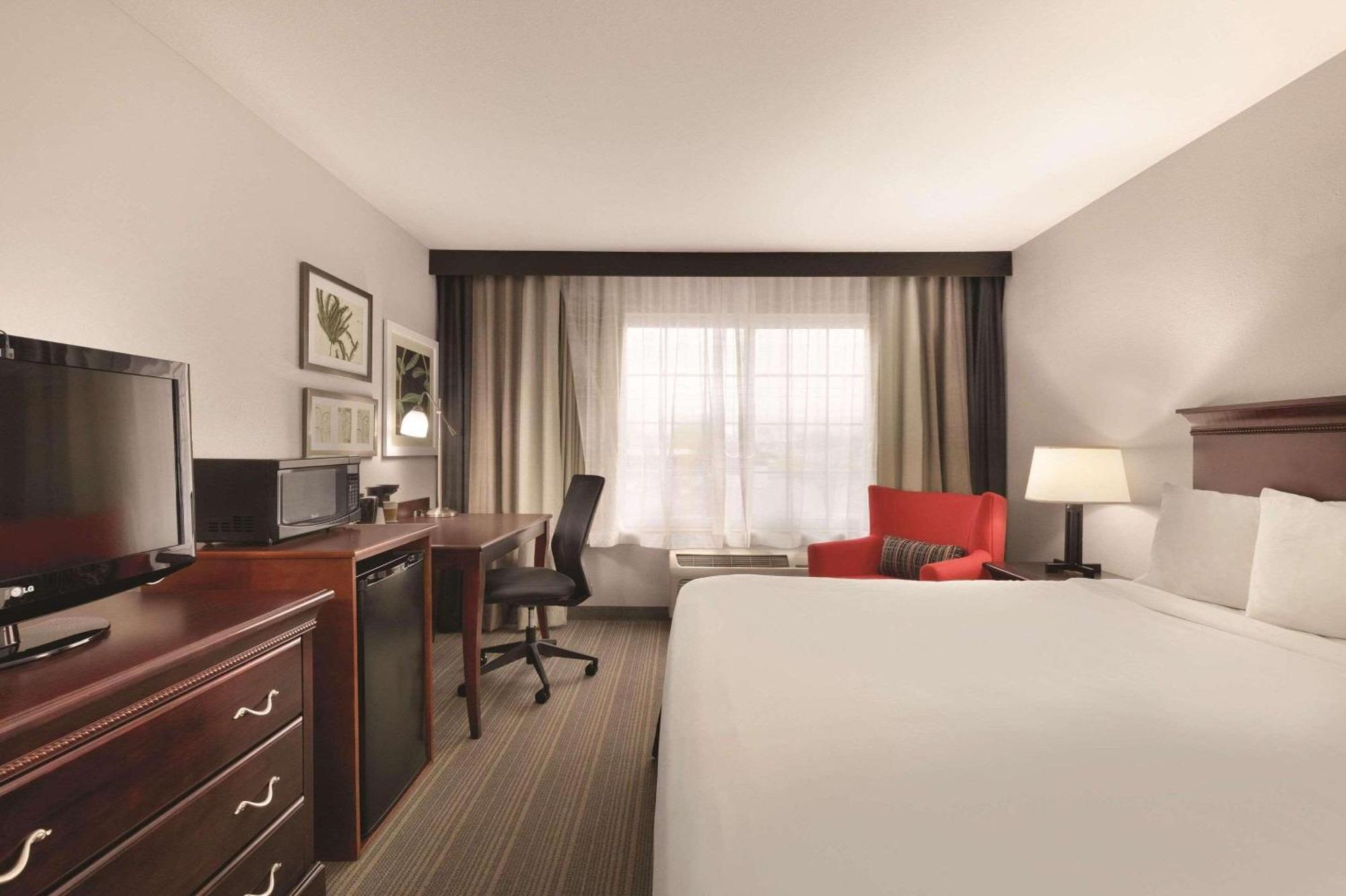 Country Inn & Suites By Radisson, Madison, Al Εξωτερικό φωτογραφία