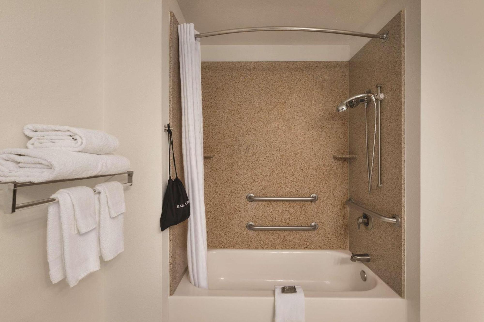 Country Inn & Suites By Radisson, Madison, Al Εξωτερικό φωτογραφία