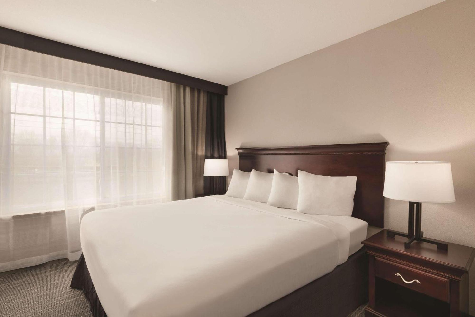 Country Inn & Suites By Radisson, Madison, Al Εξωτερικό φωτογραφία